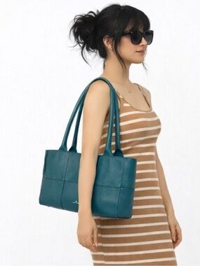 Chiara Ferretti Large Woven Leather Bag
Bottega Veneta $$$ Alternative